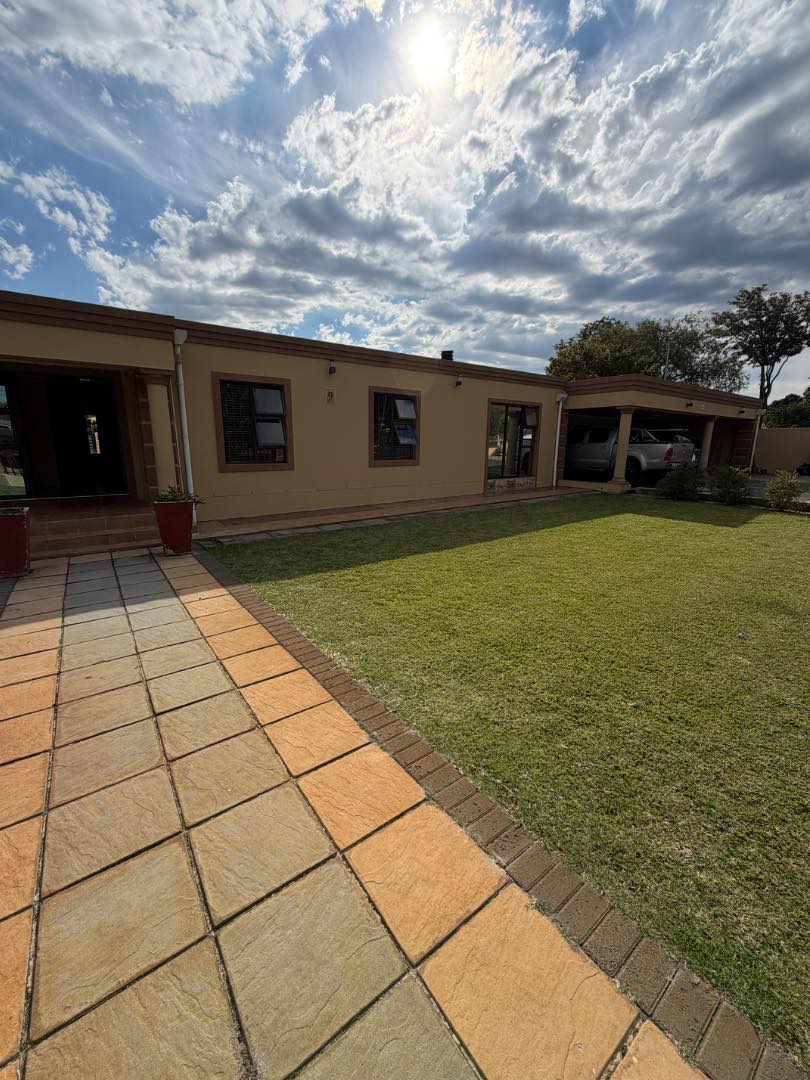 5 Bedroom Property for Sale in Elim Western Cape